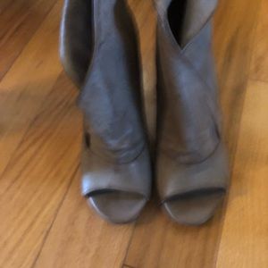 Very Volatile Shoes - Very Volatile Leather Booties Very Volatile Shoes - Very Volatile Leather Booties